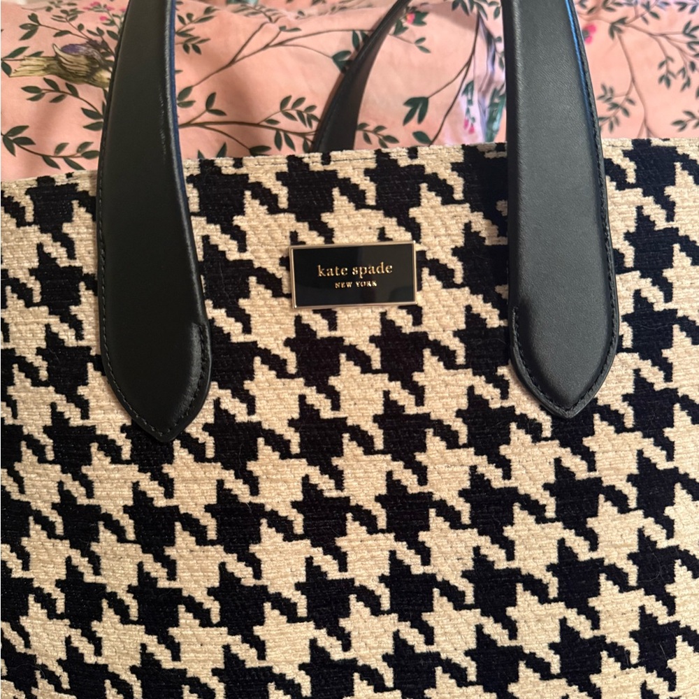 Kate Spade Manhattan Black + Cream Houndstooth Tote - Picture 2 of 7
